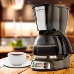 cafeteira-eletrica-britania-38-xicaras-cp38-digital-inox-800w-preta-ambientada