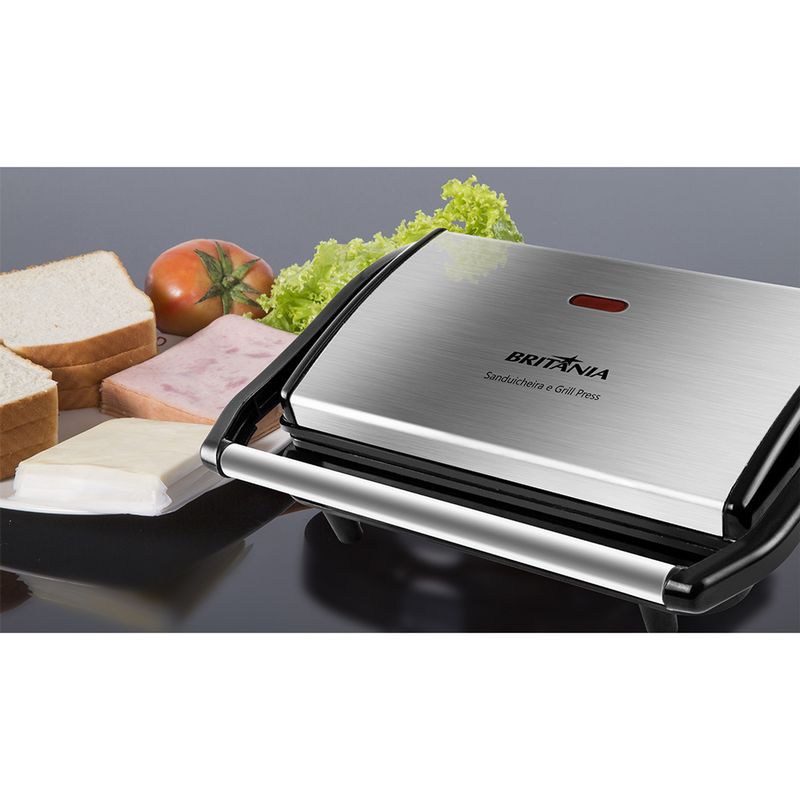 sanduicheira-e-grill-britania-bgr27i-antiaderente-press-2-em-1-850w-inox-ambientada